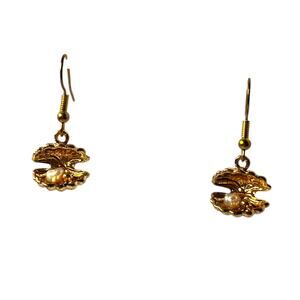 Womens Dangling Shell Earrings Gold Tone Handmade Nautical Beachy